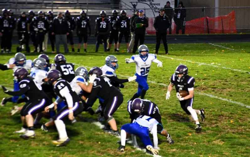 Calumet defeats Gladstone to improve to 5-3